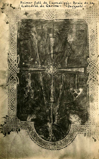 Primer full de l�Apocalipsi del Beatus de Girona, conservat al Tresor de la Catedral. 1911-1944