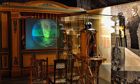 &Agrave;mbit 'L'encanteri d'una l&agrave;mpada'. Llanterna m&agrave;gica biunial, ca. 1880