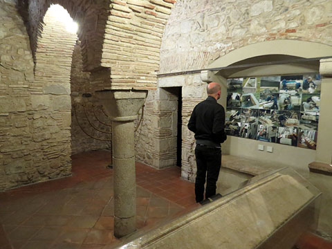 Una de les sales del Museu d'Història dels Jueus