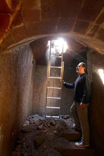 Refugi antiaeri del Carril, a la plaça Poeta Marquina. 2012
