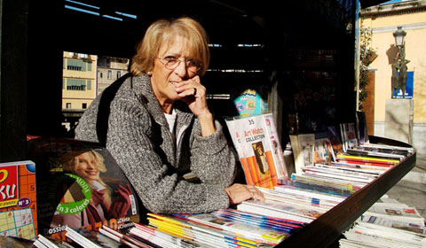 Núria Marull, actual quiosquera del quiosc de la Rambla de la Llibertat. 2005-2006