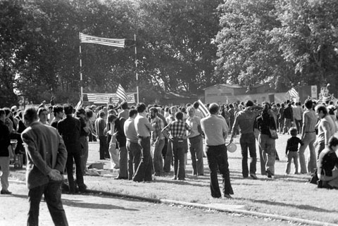 Diada Nacional de Catalunya a la pista d'atletisme de la Devesa. 11/09/1976