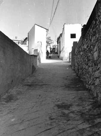 Carrers del barri de Torre Gironella. 1973