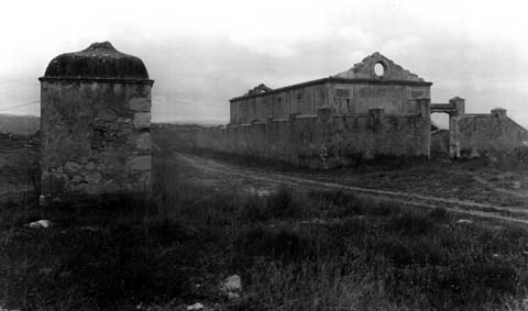 Edifici del Polvorí amb una garita. 1988