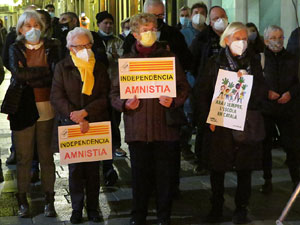 Concentraci&oacute; de protesta per la detenci&oacute; de Carles Puigdemont a l'Alguer