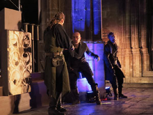 Representaci&oacute; de la Consueta de Sant Jordi cavaller a la nau g&ograve;tica de la Catedral