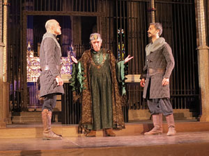 Representaci&oacute; de la Consueta de Sant Jordi cavaller a la nau g&ograve;tica de la Catedral