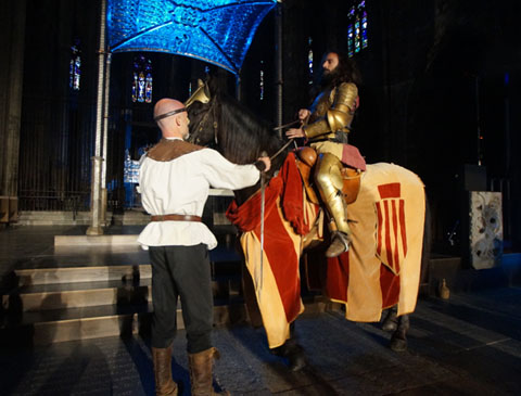 Entrada del cavaller Sant Jordi a la nau de la Catedral