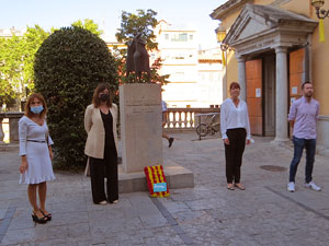 Diada Nacional 2021. Homenatge floral a Carles Rahola a la Rambla de la Llibertat