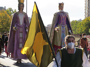 Fires de Sant Narc&iacute;s 2021. Toc de rams. Cerim&ograve;nia del canvi de rams de les gegantes