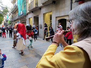Fires de Sant Narc&iacute;s 2021. Passejada amb els capgrossos pels carrers del Barri Vell