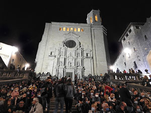 Fires de Sant Narcís 2021. Pilar a les escales de la Catedral