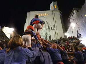 Fires de Sant Narcís 2021. Pilar a les escales de la Catedral