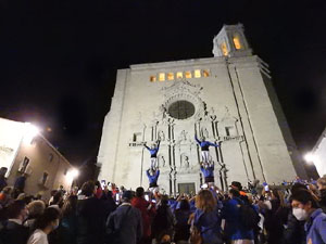 Fires de Sant Narcís 2021. Pilar a les escales de la Catedral