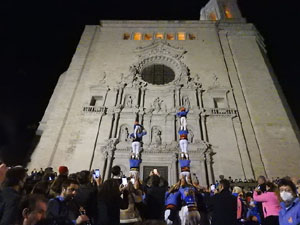 Fires de Sant Narcís 2021. Pilar a les escales de la Catedral