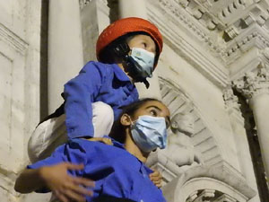 Fires de Sant Narcís 2021. Pilar a les escales de la Catedral