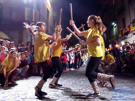 Fires de Sant Narcís 2021. El pregó. Ballades a la plaça del Vi