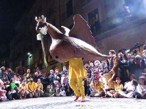 Fires de Sant Narcís 2021. Ball de l'àliga, capgrossos i gegants