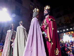 Fires de Sant Narcís 2021. Ball de l'àliga, capgrossos i gegants