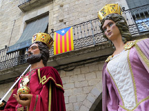 Arribada de la Flama del Canig&oacute; 2021 a la pla&ccedil;a del Vi