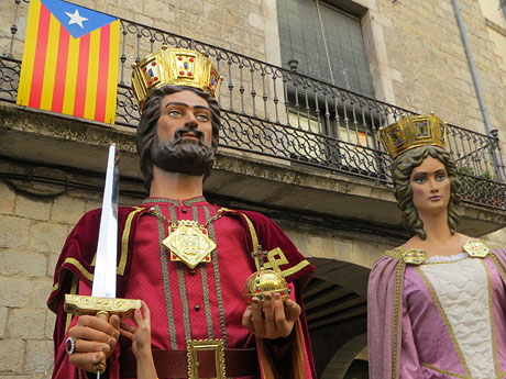 Arribada de la Flama del Canig&oacute; 2021 a la pla&ccedil;a del Vi