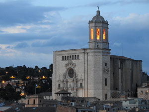 Arribada de la Flama del Canig&oacute; 2021 a la pla&ccedil;a del Vi