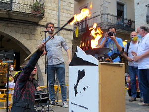 Arribada de la Flama del Canig&oacute; 2021 a la pla&ccedil;a del Vi
