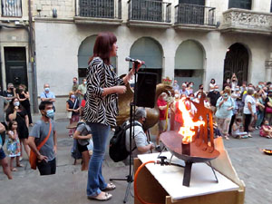 Arribada de la Flama del Canig&oacute; 2021 a la pla&ccedil;a del Vi