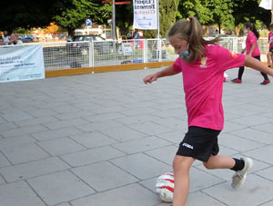 IX Jornada de l'Esport Femen&iacute; 2021 a la pla&ccedil;a Salvador Espriu i la de Francesc Calvet i Rubalcaba
