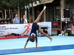IX Jornada de l'Esport Femen&iacute; 2021 a la pla&ccedil;a Salvador Espriu i la de Francesc Calvet i Rubalcaba
