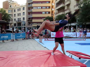 IX Jornada de l'Esport Femen&iacute; 2021 a la pla&ccedil;a Salvador Espriu i la de Francesc Calvet i Rubalcaba