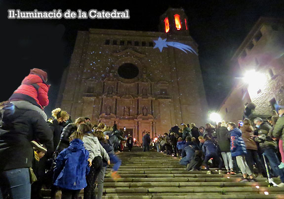 La Catedral il·luminada per l'arribada dels Reis