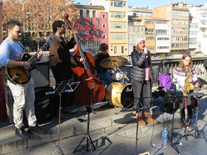 Nadal 2021. Girona Christmas Swing. Actuació de Counting Off