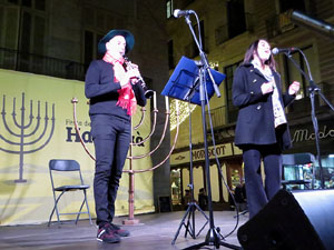 Nadal 2021. Encesa de les llums de Hanukk&agrave; a la pla&ccedil;a del Vi