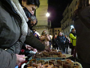 Nadal 2021. Encesa de les llums de Hanukk&agrave; a la pla&ccedil;a del Vi