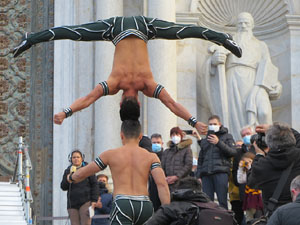 Nadal 2021. R&egrave;cord Guiness de pujada d'escales de Giang Brothers