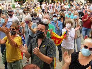 Concentraci&oacute; de protesta per la detenci&oacute; de Carles Puigdemont a l'Alguer
