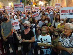 Concentraci&oacute; de protesta per la detenci&oacute; de Carles Puigdemont a l'Alguer
