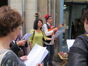 Setmana Santa 2022 a Girona. Cantada de Caramelles