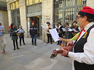 Setmana Santa 2022 a Girona. Cantada de Caramelles