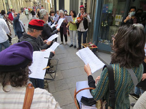 Setmana Santa 2022 a Girona. Cantada de Caramelles
