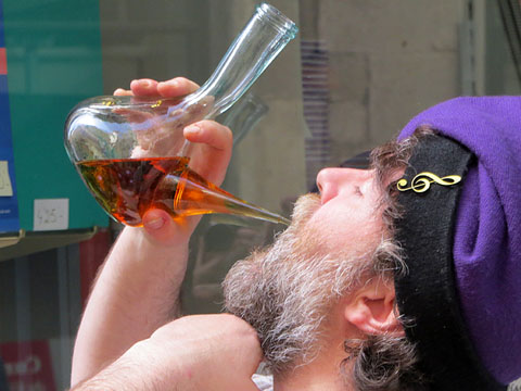 Cantada de Caramelles pels carrers de Girona