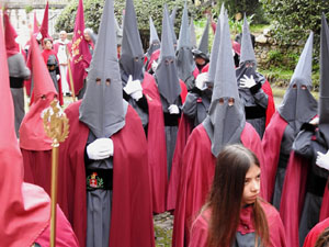 Setmana Santa 2022 a Girona. Sortida dels Manaies per lliurar el Penó