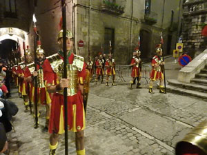 Setmana Santa 2022 a Girona. Sortida dels Manaies per lliurar el Penó