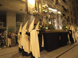 Setmana Santa 2022 a Girona. Divendres Sant. La process&oacute; del Sant Enterrament