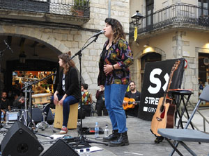 Festival Strenes 2022. Concert de Hatxe Music a la pla&ccedil;a del Vi