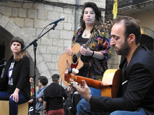 Festival Strenes 2022. Concert de Hatxe Music a la pla&ccedil;a del Vi