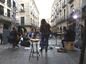 Festival Strenes 2022. Concert de Hatxe Music a la pla&ccedil;a del Vi