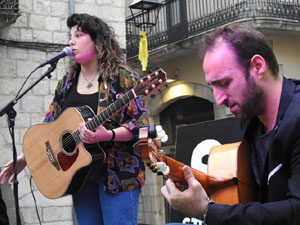 Festival Strenes 2022. Concert de Hatxe Music a la pla&ccedil;a del Vi