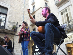 Festival Strenes 2022. Concert de Hatxe Music a la pla&ccedil;a del Vi